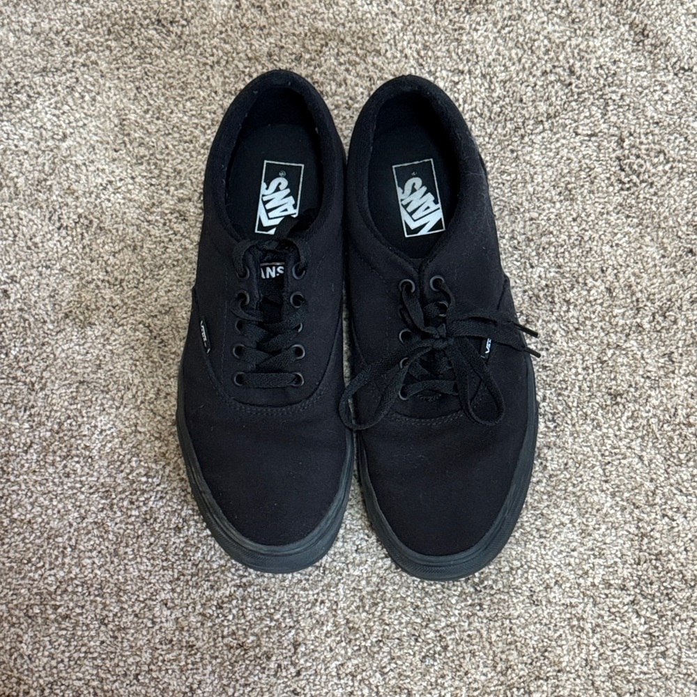 Vans Black Low-Top Canvas Sneakers. Size 10.5
